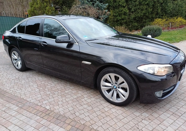 BMW Seria 5 cena 45900 przebieg: 239800, rok produkcji 2011 z Krynki małe 137